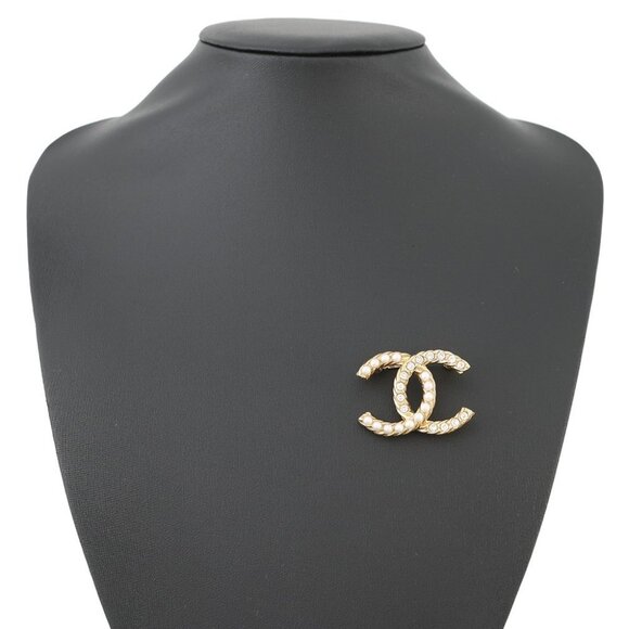 CHANEL CC Logo Brooch Metal/Rhinestone/Faux Pearl Gold - Picture 1 of 10